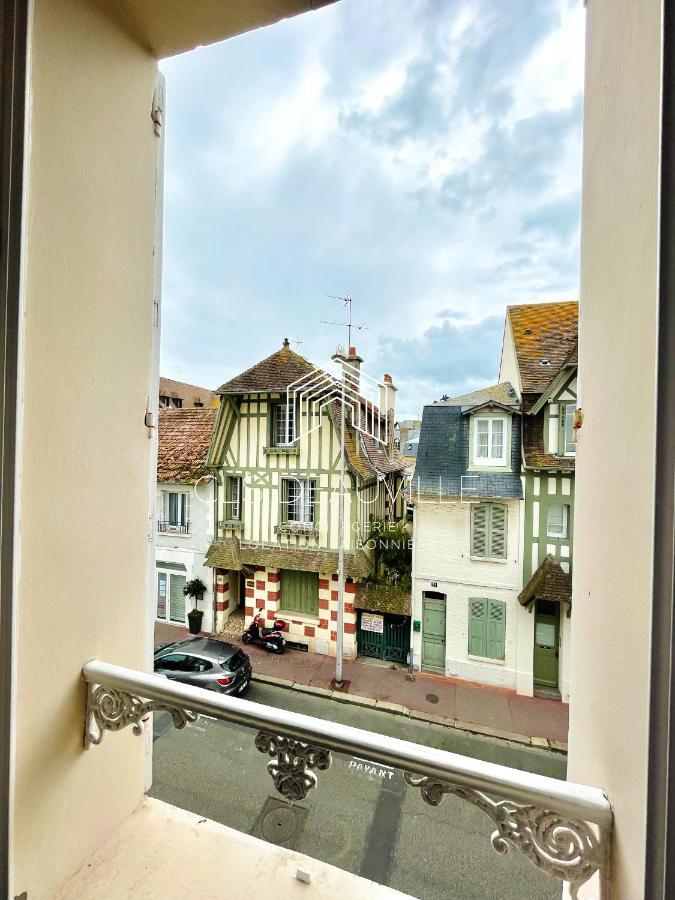 Appartement Coeur De Deauville Luaran gambar